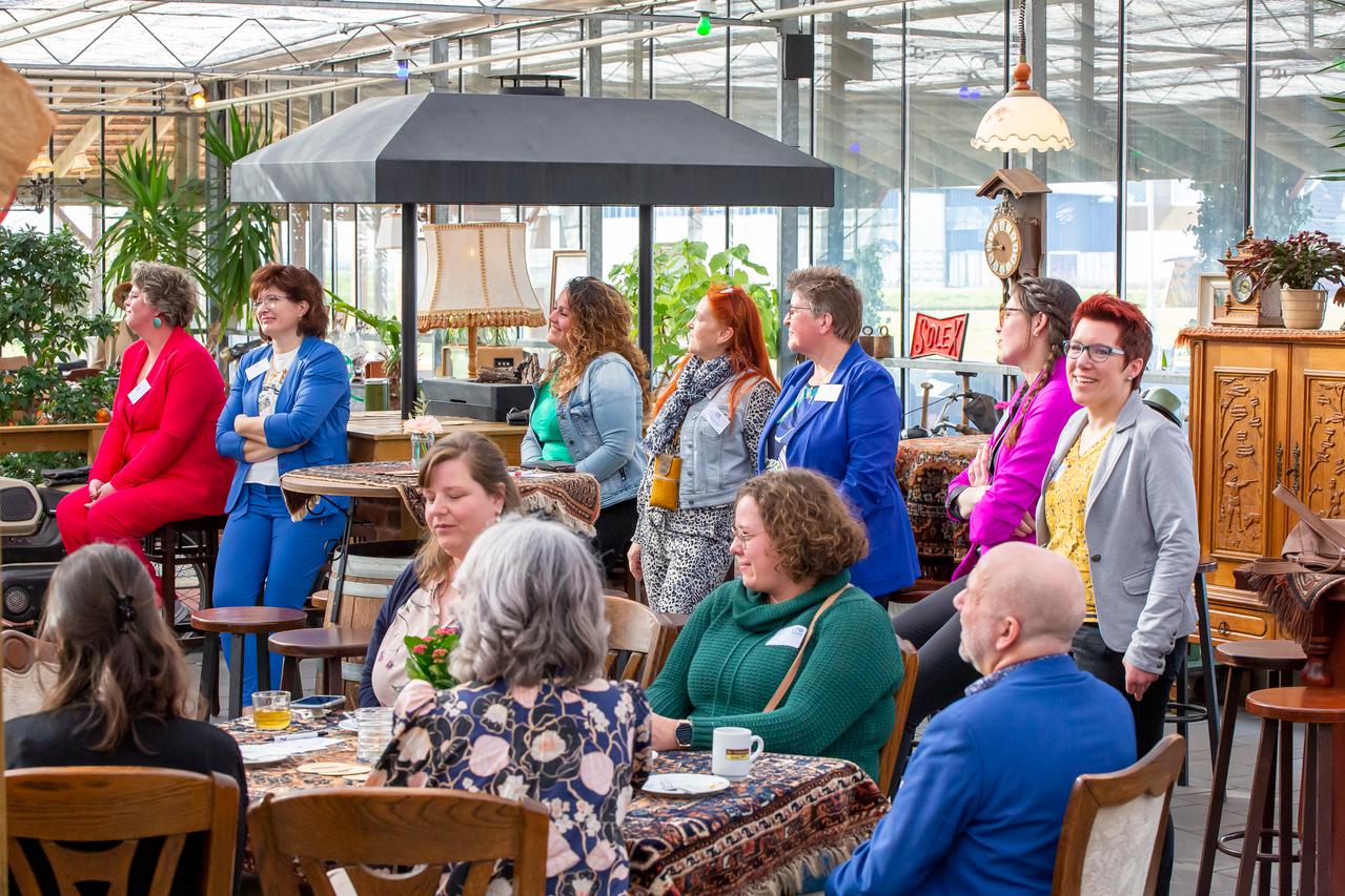 vrouwen bezoeken netwerkdag vrouw & bdrijf
