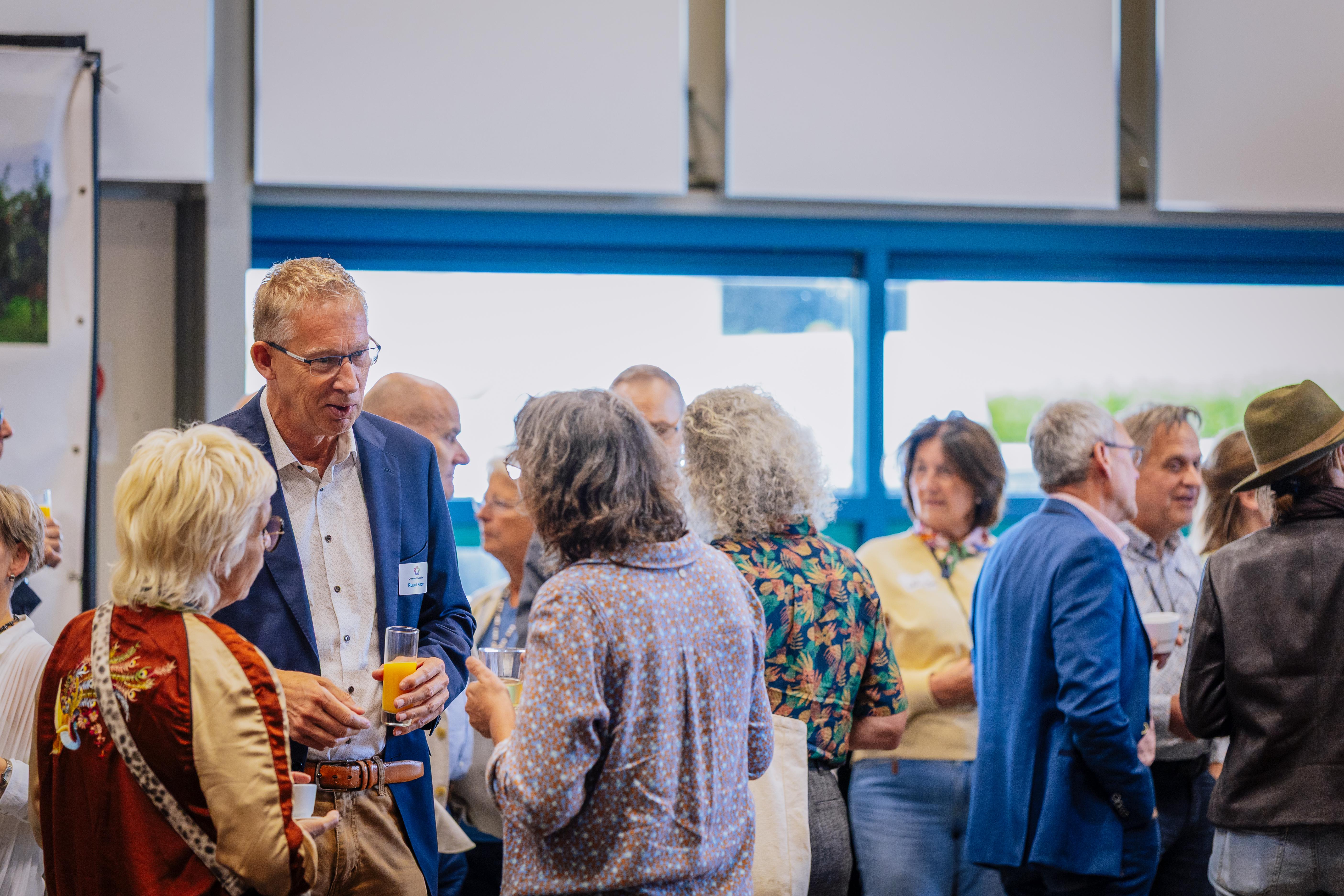 Aan de borrel op netwerkdag Vrouw en bedrijf