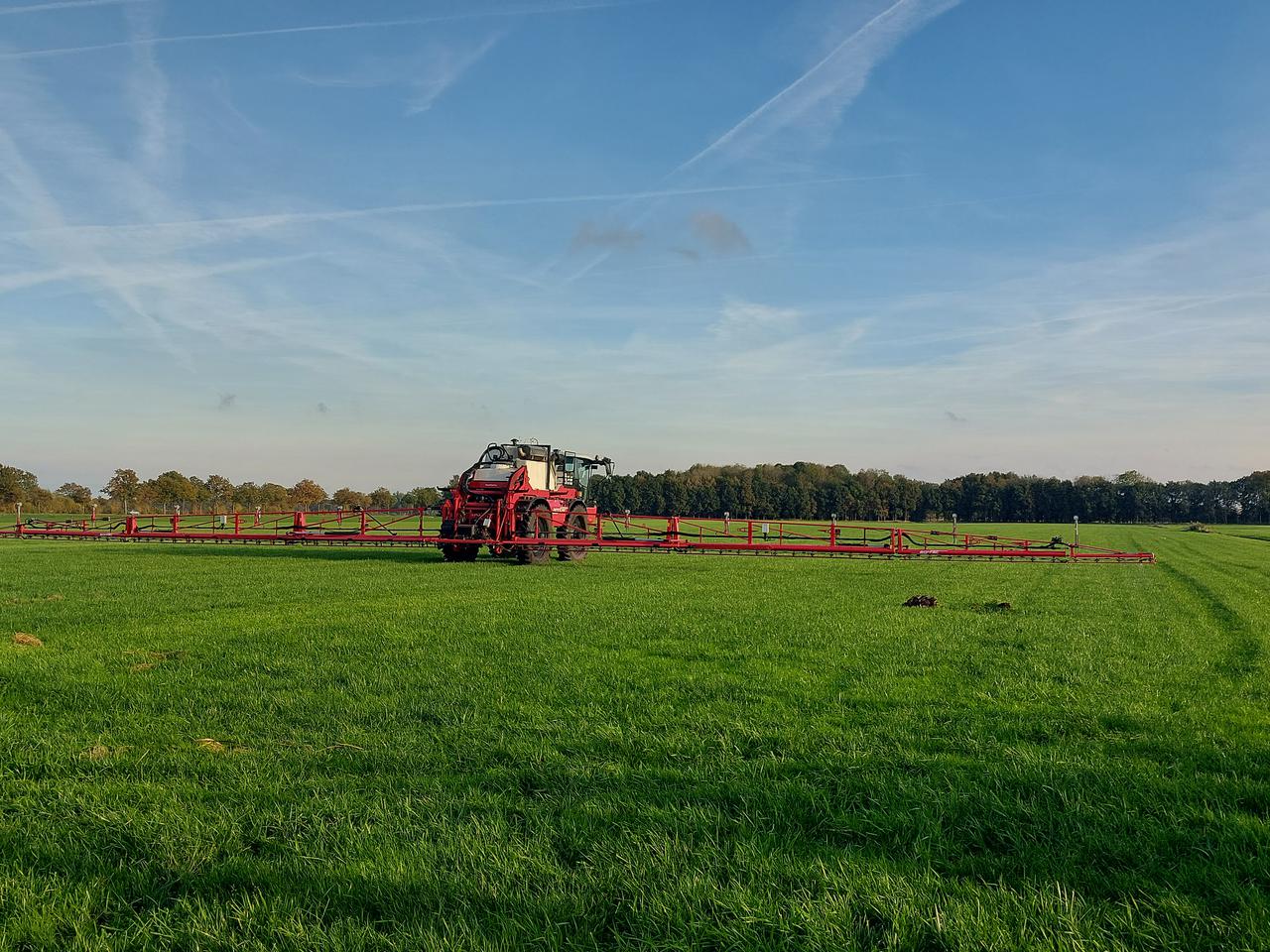 veldspuit voor bestrijding tegen ridderzuring