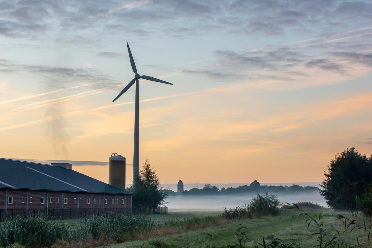 Windmolen op boerderij